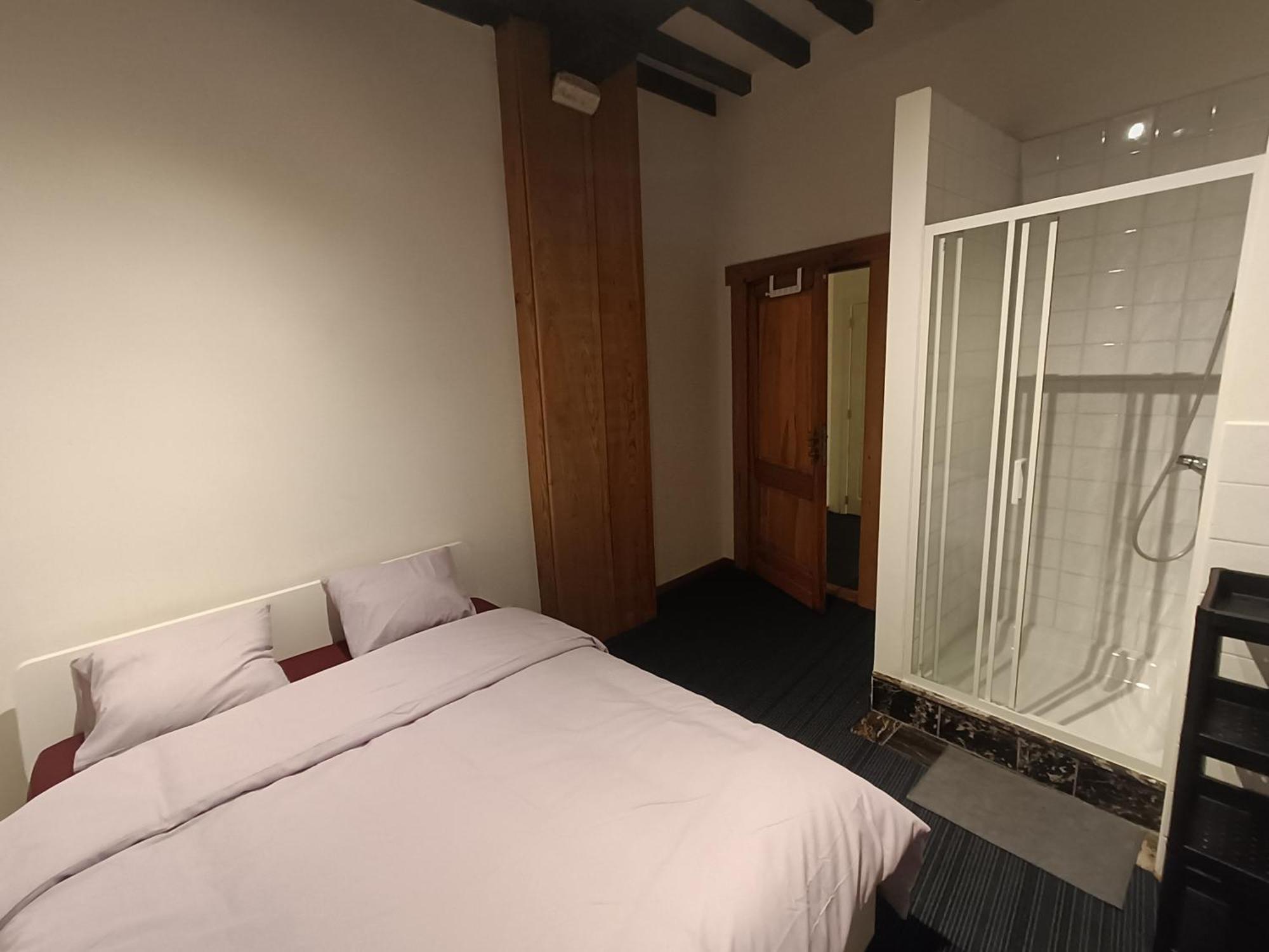 Viktoria Hostel Anvers Extérieur photo